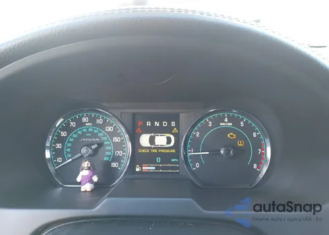 2015 Jaguar Xf 3.0 Portfolio/3.0 Sport z USA, uszkodzony, nr VIN SAJWJ0FF3F8U69128